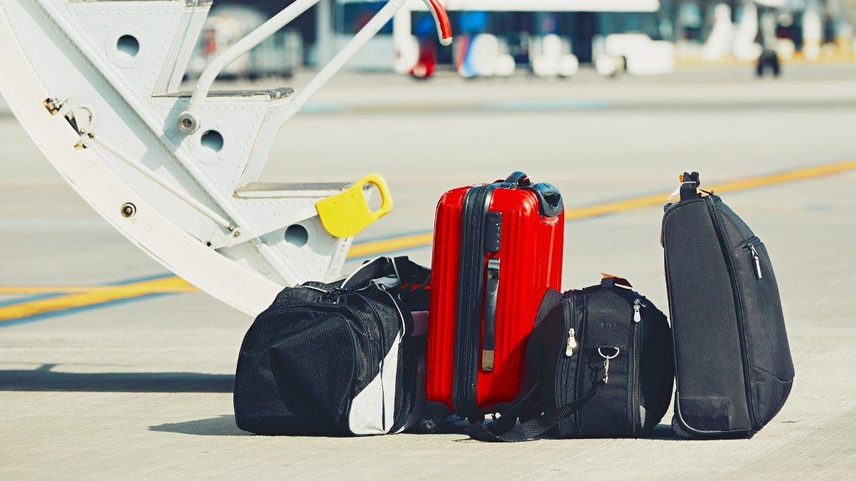 Courier vs airline cargo for luggage delivery comparison
